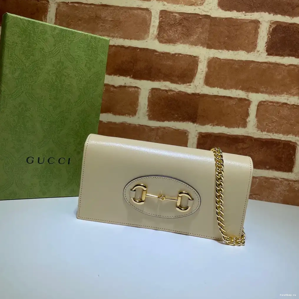 First bag ru Wallet Chain Gucci 0619
